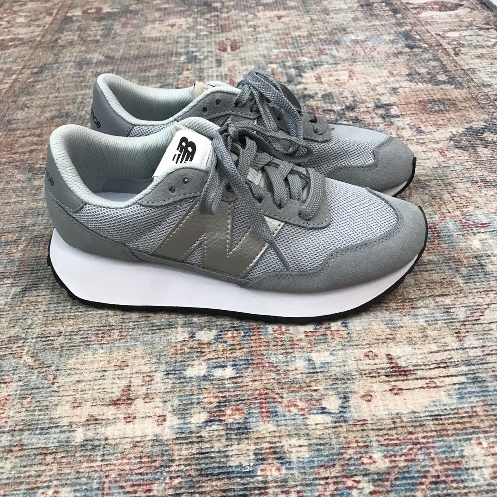 New Balance 237 Sneakers